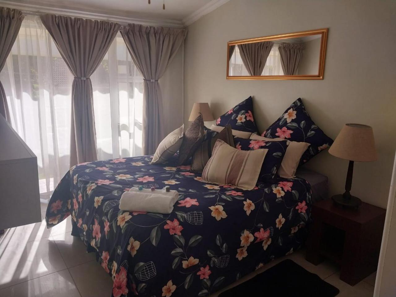 The Giraffe Room At Frederick'S Place Претория Екстериор снимка